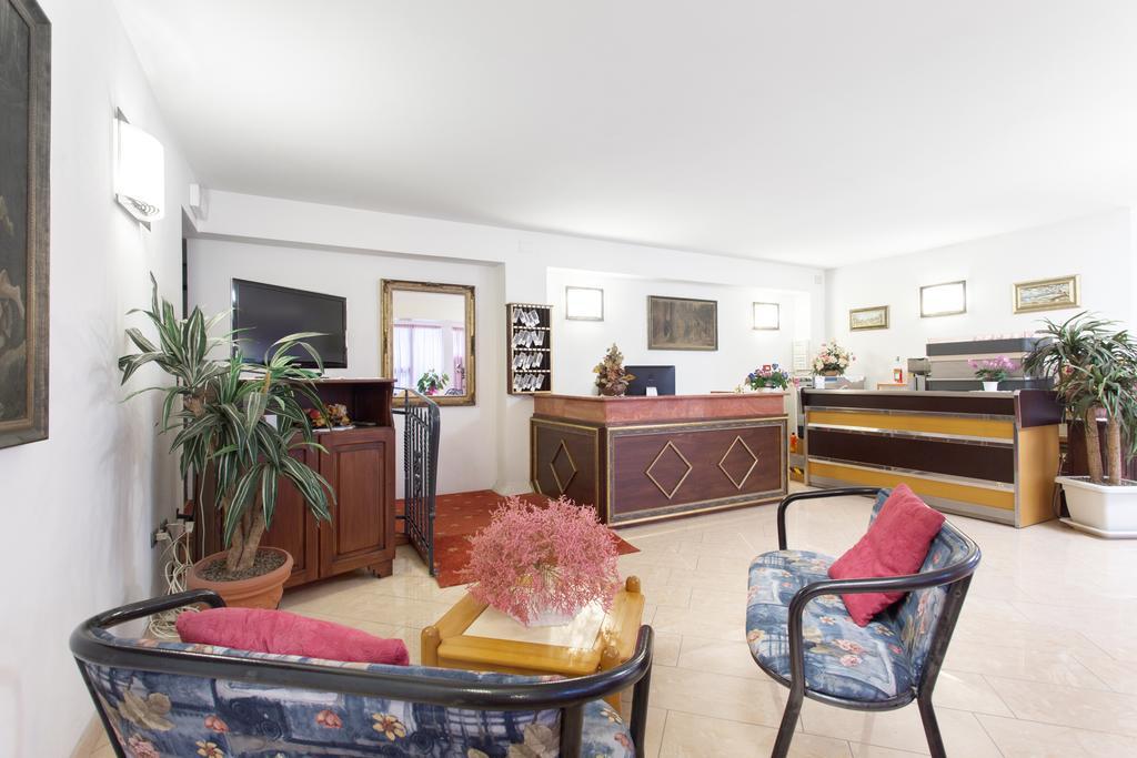 Hotel Residence Des Bains เชเซนาติโก ภายนอก รูปภาพ
