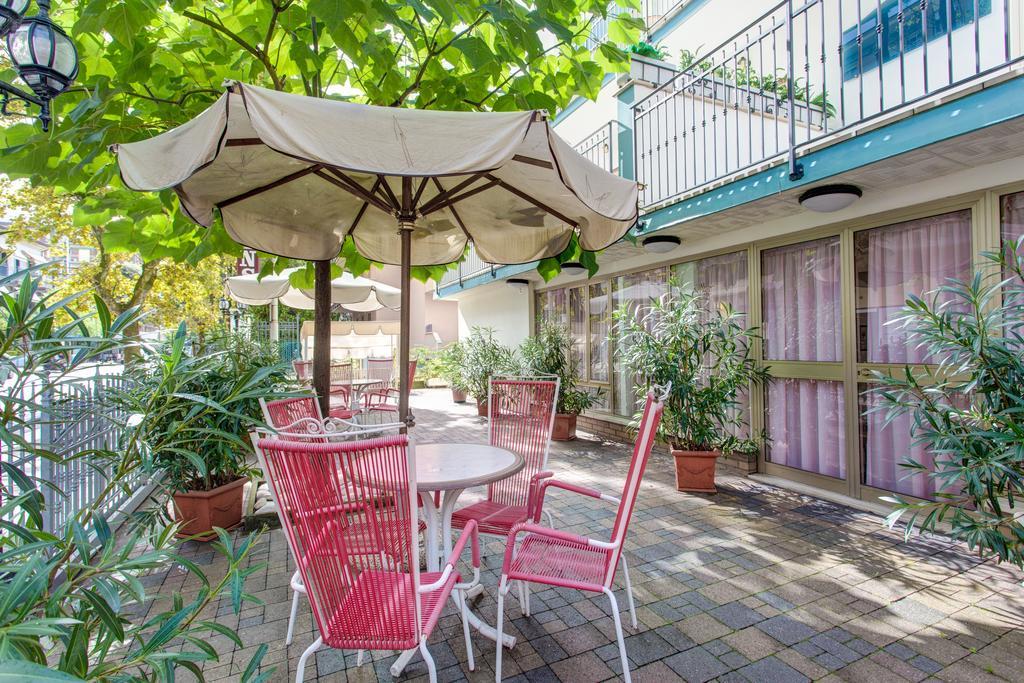 Hotel Residence Des Bains เชเซนาติโก ภายนอก รูปภาพ